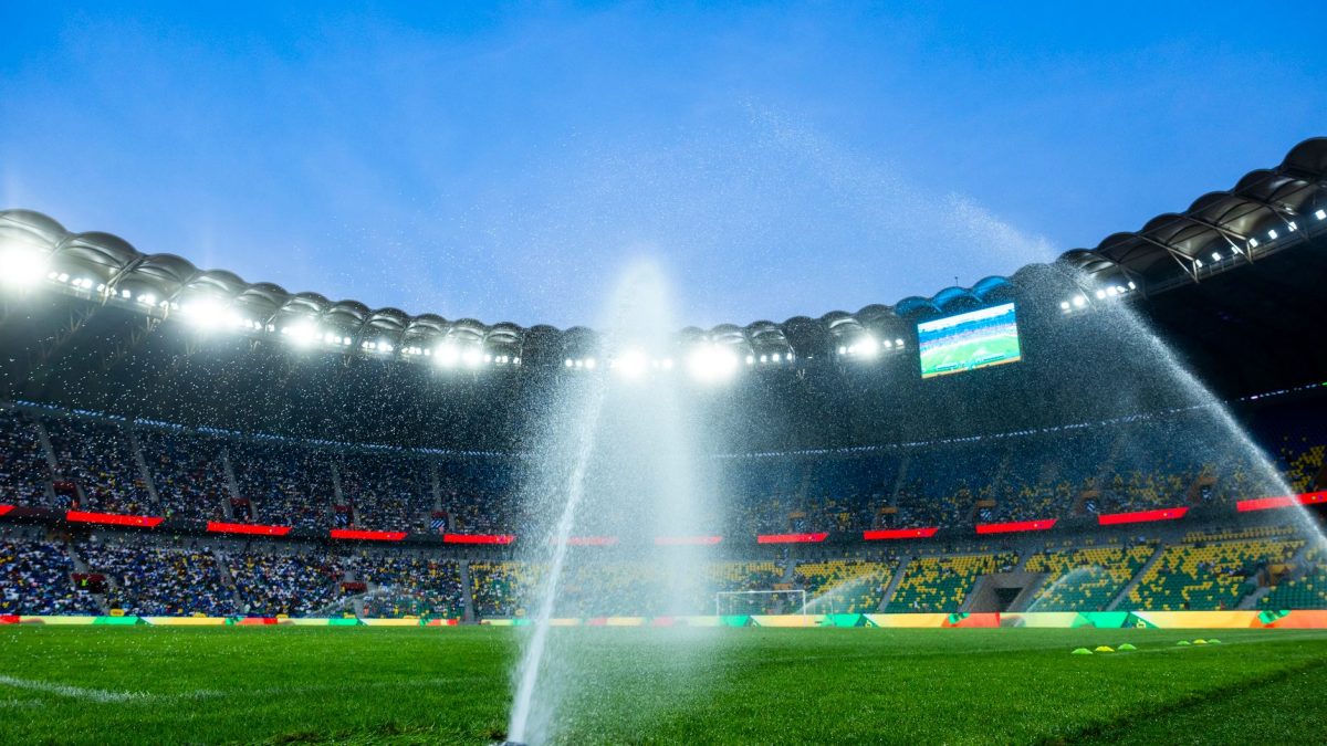 Nice’s eagle mascot Mefi soaked by rogue sprinkler before Roma clash